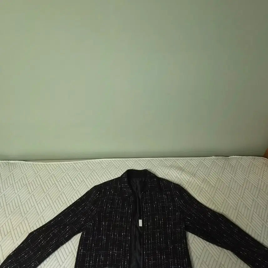 [BUNJANG] Elmood Fatal Tweed Trucker Jacket Black / 엘무드 파탈 트위드 트러커 재킷 블랙 48