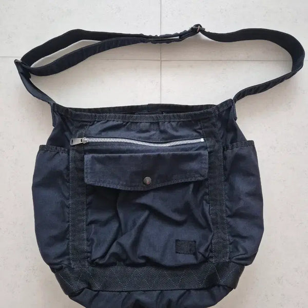 [BUNJANG] Porter Crack Shoulder Bag L Navy / 포터 크랙 숄더백 L사이즈 네이비