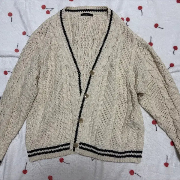 [BUNJANG] Knitpia Cable Knit Cardigan / knitpia 꽈배기 가디건