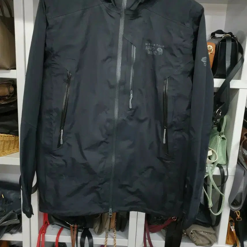 [BUNJANG] Mountain Hardwear Jacket (Size S) - Minor Tear on Hood / 마운틴하드웨어 자켓 S 모자쪽 찢어짐