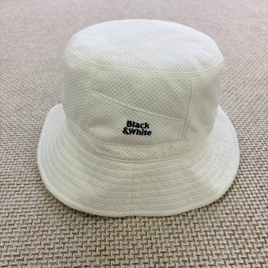[BUNJANG] F Black & White Bucket Hat / F Black&white 버킷 햇 0728D1