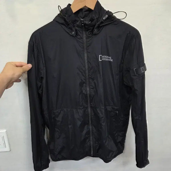 [BUNJANG] National Geographic Europa Lightweight Hooded Jacket M / 내셔널지오그래픽 경량 유로파 바람막이 후드자켓 m
