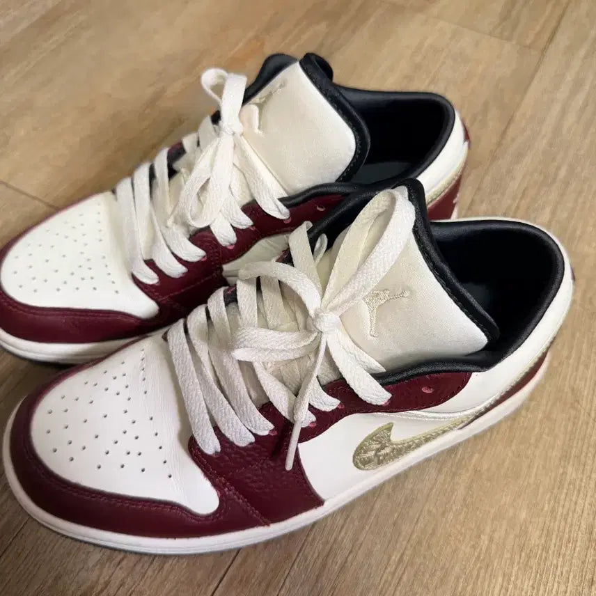 [BUNJANG] Nike Air Jordan 1 Low SE Year of the Dragon / 나이키 에어 조던 1 로우 SE 이어 오브 더 드래곤 235
