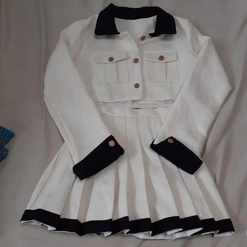 [BUNJANG] Ivory Crop Jacket & Pleated Skirt Set / 아이보리 크롭 자켓 & 플리츠 스커트 세트 투피스