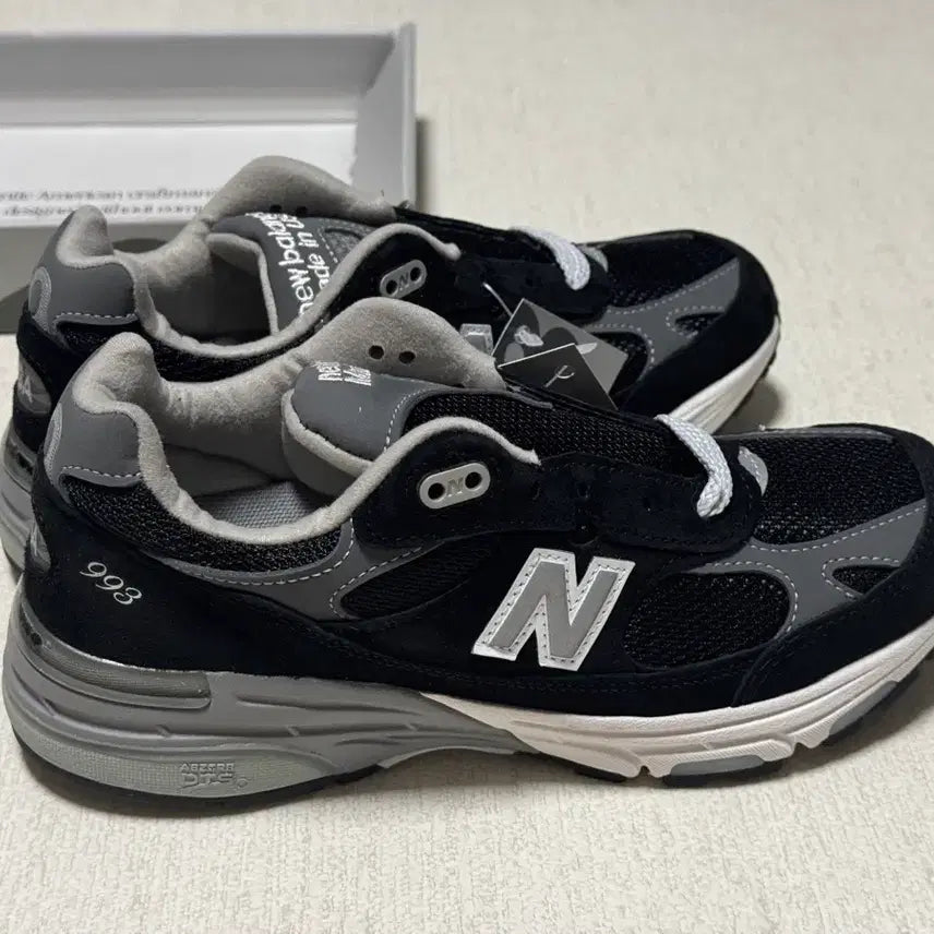 [BUNJANG] New Balance 993 Black Sneakers / 뉴발란스 993 블랙