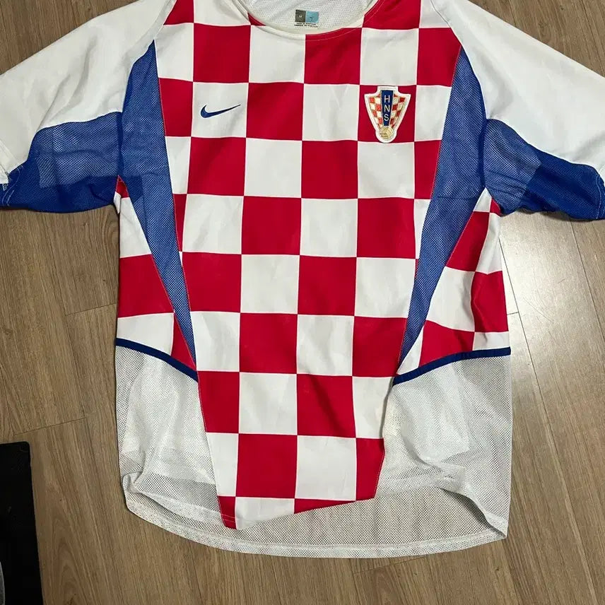 [BUNJANG] Croatia National Football Team 2002 World Cup Home Jersey (International M) / 2002 크로아티아 유니폼M