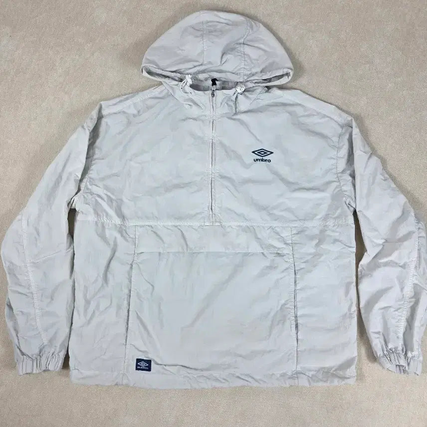 [BUNJANG] UMBRO Big Logo Hooded Anorak Windbreaker Jacket White / 엄브로(UMBRO) 등판 빅로고 후드 아노락 바람막이 자켓 화이트