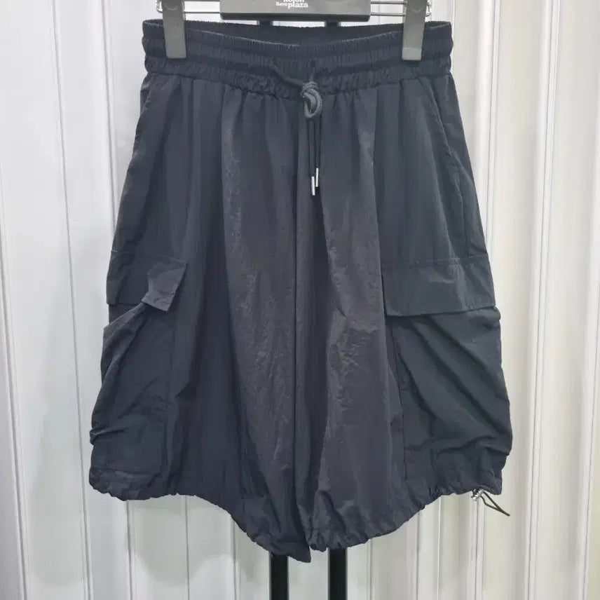 [BUNJANG] Black Cargo Shorts / 카고 반바지 블랙