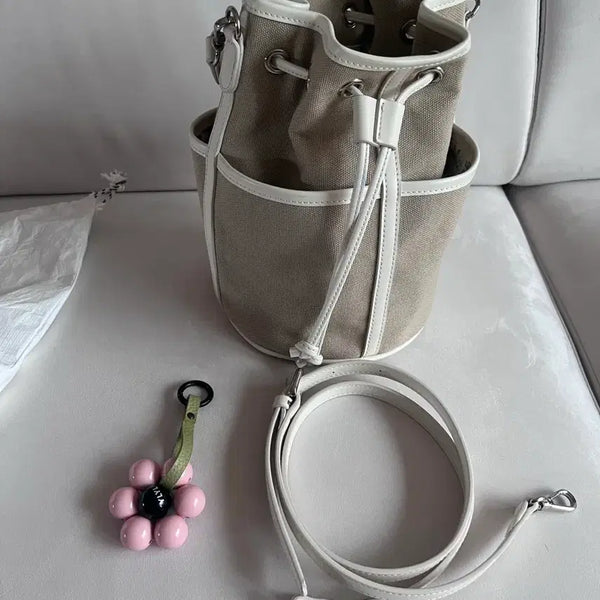 [BUNJANG] Yeongri Yeongri Bucket Bag with Keychain / 영리영리 버킷백