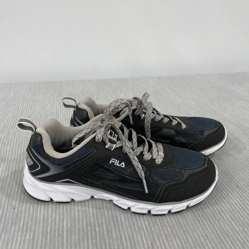 [BUNJANG] Fila Hometown V2 Sneakers 270mm / 1003) 휠라 홈타운 V2 운동화 270mm