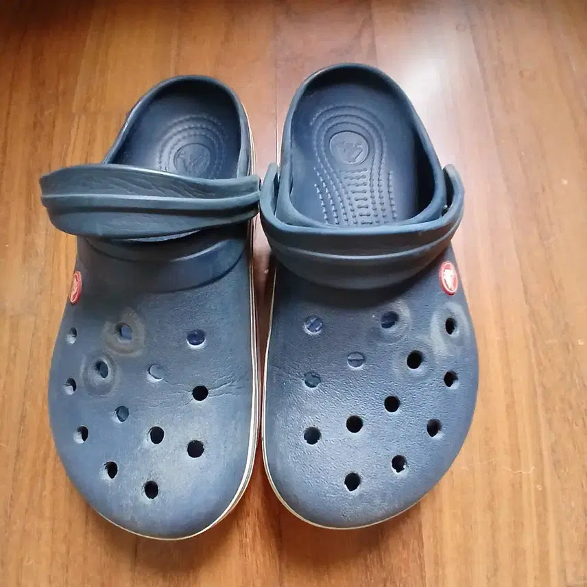 [BUNJANG] Crocs Classic Clog Sandals / 26-7 크록스 클래식 클로그 샌들 슬리퍼235240