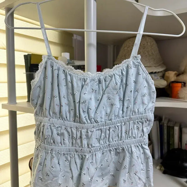 [BUNJANG] Cotton On Light Blue Floral Shirring Camisole / (새제품) 호주브랜드 코튼온 하늘색 꽃무늬 셔링 끈나시