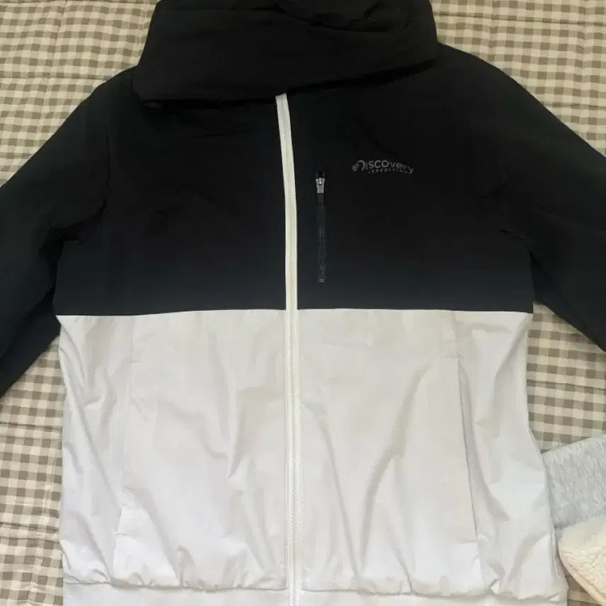 [BUNJANG] Discovery Expedition Windbreaker Jacket / 디스커버리 바람막이