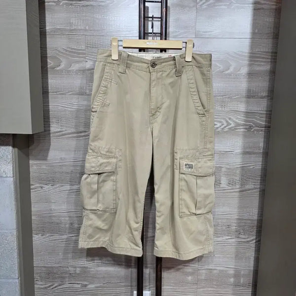 [BUNJANG] Levi's Cargo Shorts / 리바이스 카고 반바지 (nbp209