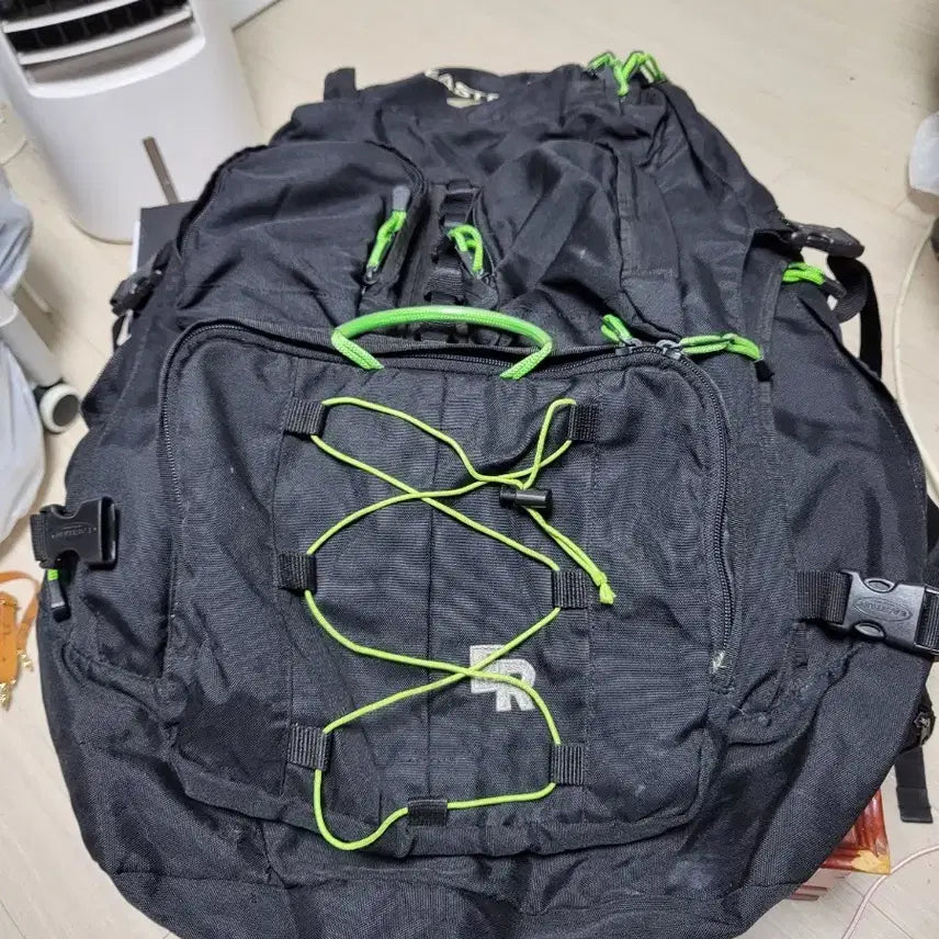 [BUNJANG] East Run 50L Hiking Backpack Black/Lime / EAST RUN 블랙 라임 등산 배낭 대용량 50L 상태좋음