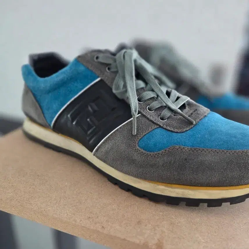 [BUNJANG] Fendi Suede Sneakers Shoes / 펜디 정품 스웨이드 스니커즈 운동화