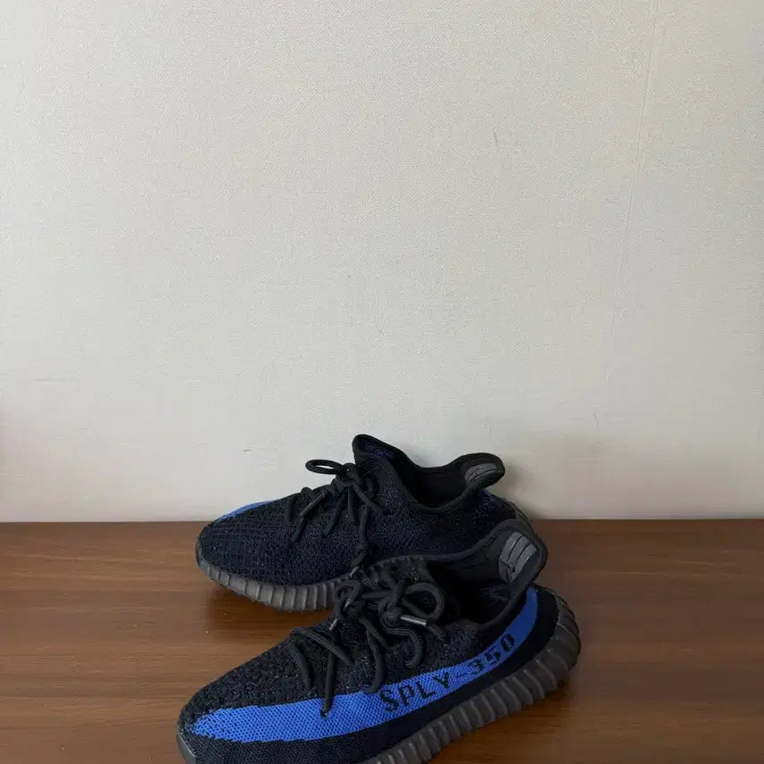 [BUNJANG] Adidas Yeezy Boost 350 V2 Series Sneakers / 아디다스 이지부스트350V2시리즈 240사이즈 운동화