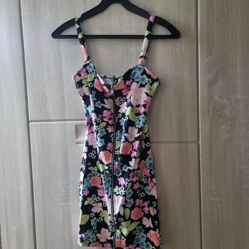 [BUNJANG] DIVIDED Floral Zip Dress (EUR 32 / KR 44) / (새상품)DIVIDED 플로럴 지퍼 원피스 EUR 32 44사이즈