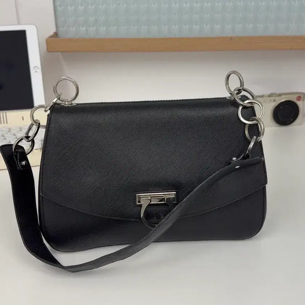 [BUNJANG] Salvatore Ferragamo Saffiano Gancini Chain Shoulder Bag / 페라가모 사피아노 간치니 체인 숄더백 정품