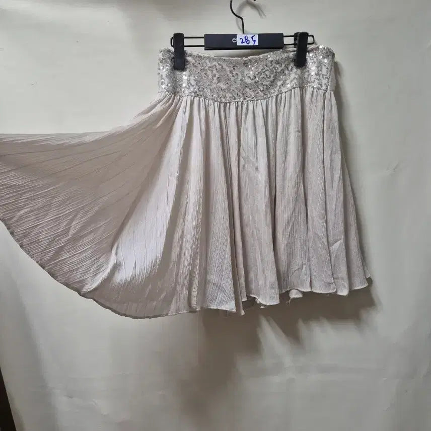 [BUNJANG] Flare Midi Skirt with Pearl and Bead Embellishments / 플레어 스커트28인지