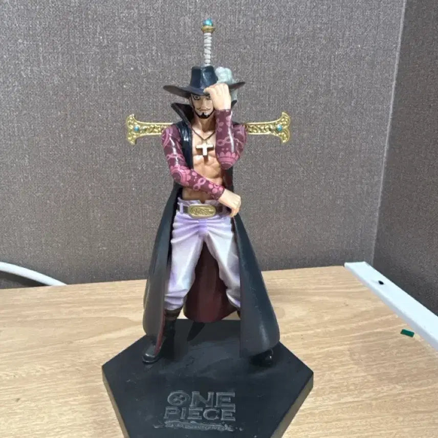 [BUNJANG] Banpresto One Piece DX Warlords of the Sea Figure Vol. 3 Juracule Mihawk / [반프레스토][원피스] DX 왕하 칠무해 피규어 Vol.3 쥬라클 미호크