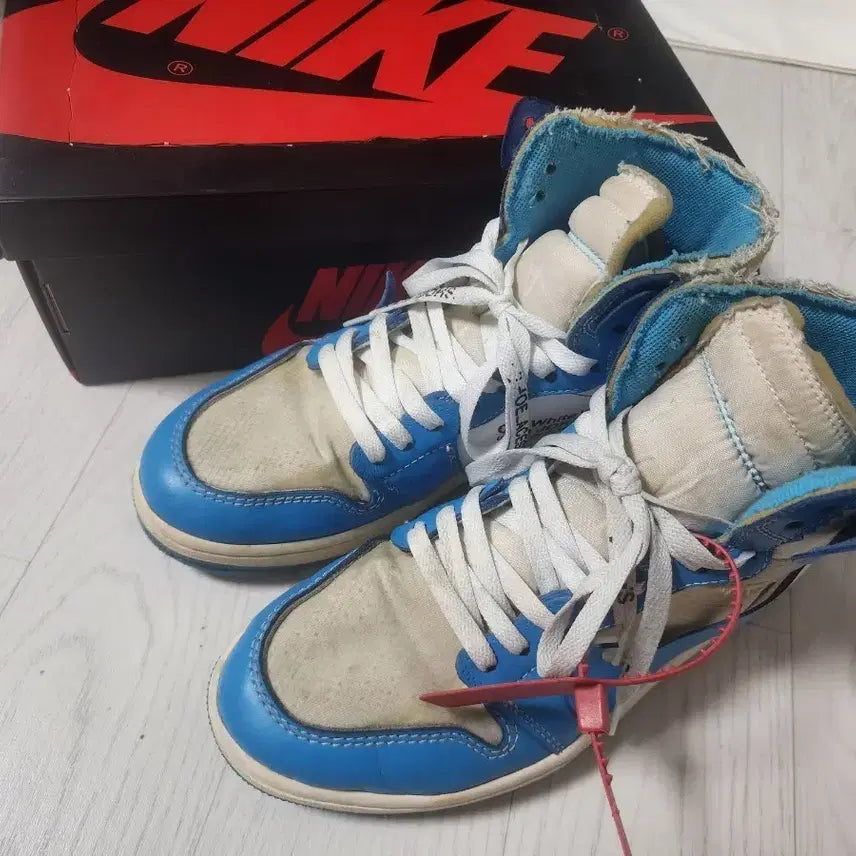 [BUNJANG] Nike Air Jordan 1 Retro High Off-White UNC Powder Blue / 에어 조던 1 레트로 하이 오프 화이트 더 텐 UNC 파우더블루