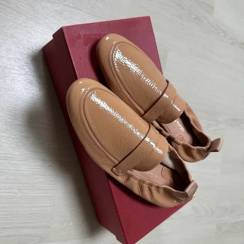 [BUNJANG] Salvatore Ferragamo Vara Shoes Beige / 페라가모 바라 슈즈 베이지