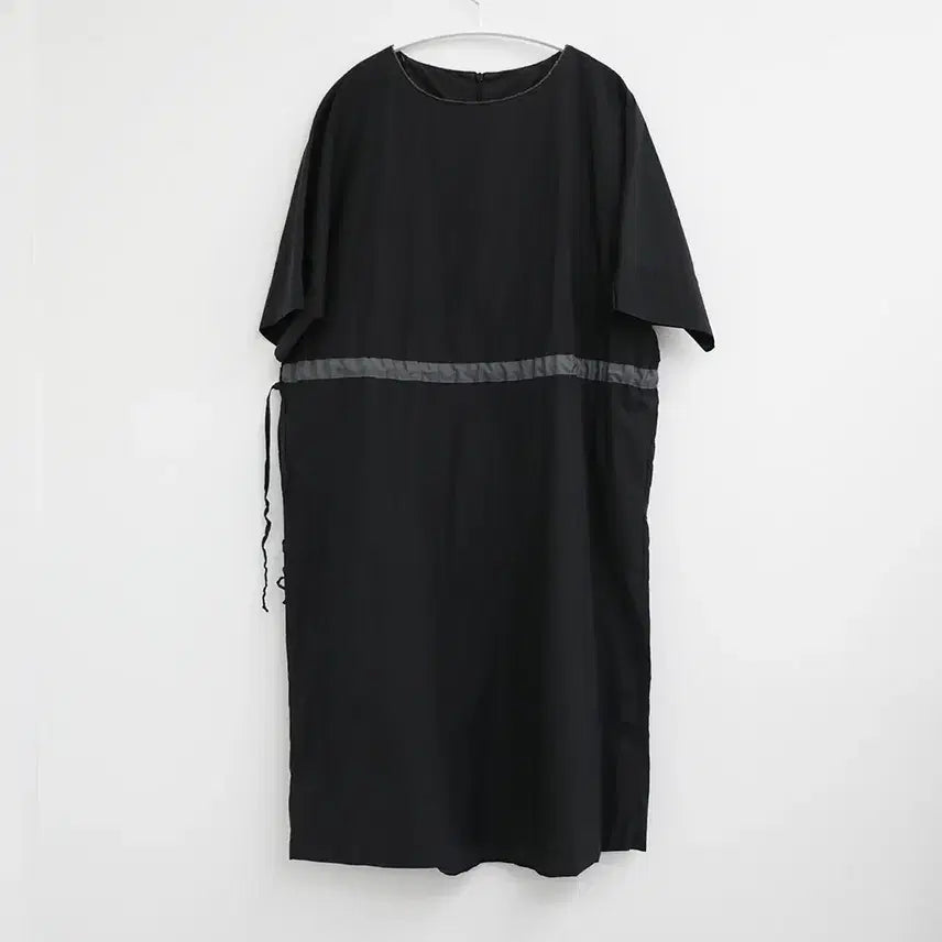 [BUNJANG] Black Shirring Detail Short Sleeve Mini Dress / 블랙 셔링 포인트 바스락 반팔 미니 원피스