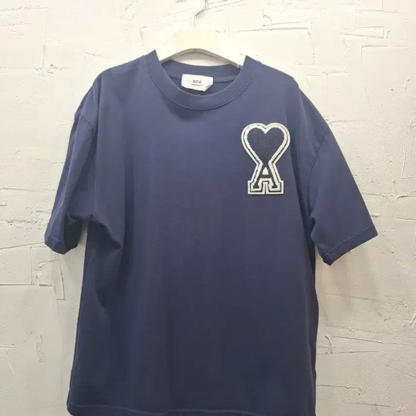 [BUNJANG] Ami Heart Logo Short Sleeve T-Shirt Navy / 아미 하트 로고 반팔 티셔츠 네이비