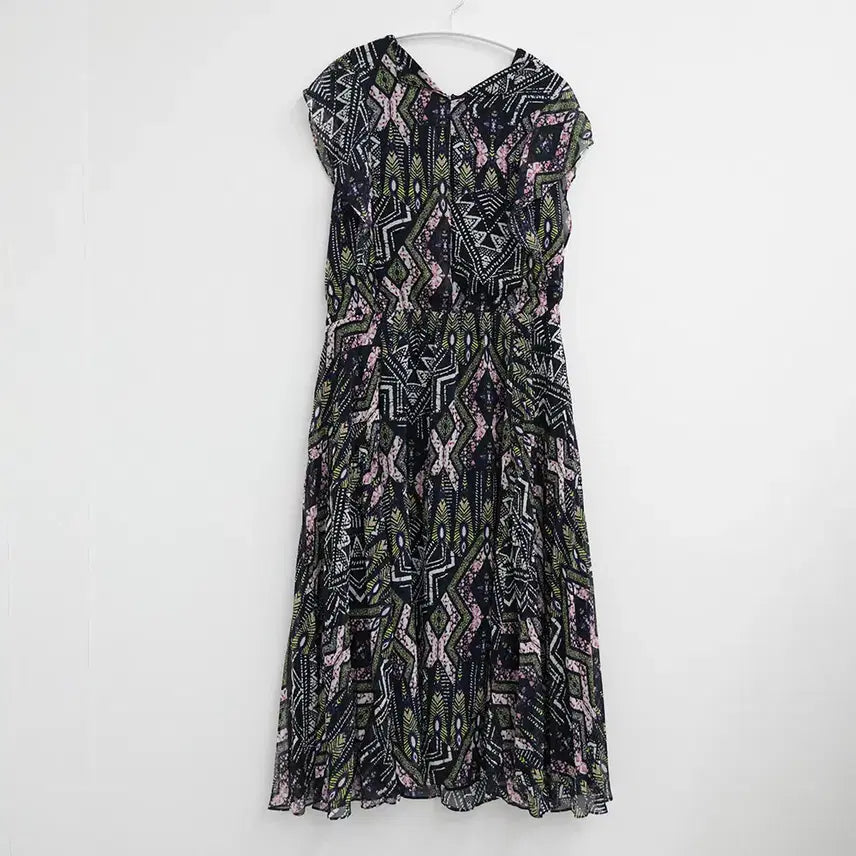 [BUNJANG] Crocodile Frill Pattern Sleeveless Long Dress / 크로커다일 프릴 패턴 라인 민소매 롱 원피스