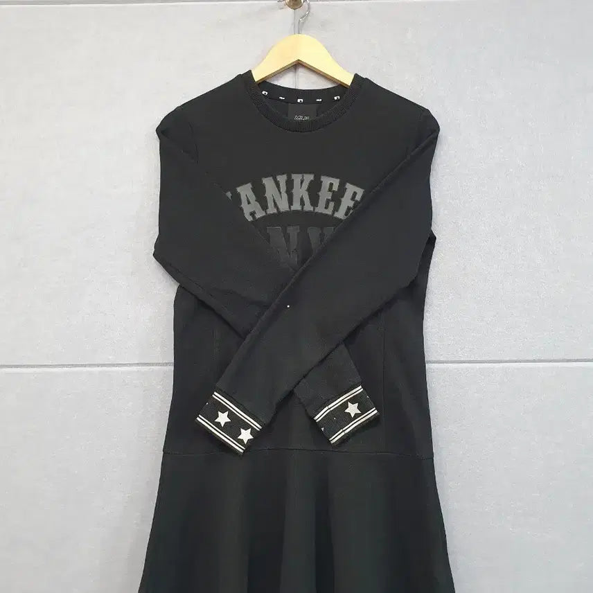 [BUNJANG] MLB New York Yankees Black Fleece Dress (Size 50L) / #MLB 뉴욕 양키스 블랙 기모 원피스 50L