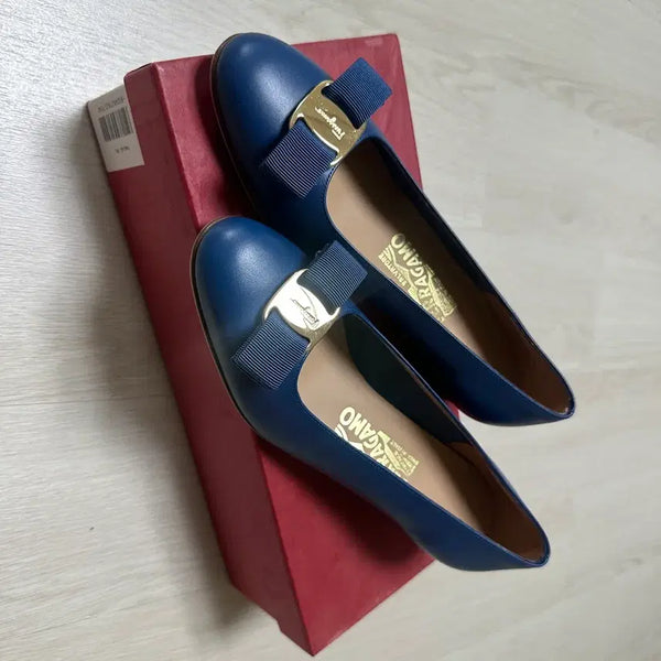 [BUNJANG] Salvatore Ferragamo Vara Flat Shoes Navy / 페라가모 바라 플랫 슈즈 네이비