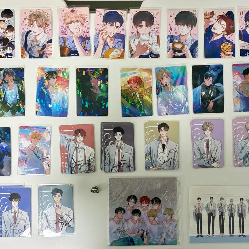 [BUNJANG] Debut or Die Illustration Signed Board, Badge, Postcard, Photocard Bundle Set / 데못죽 공굿 포카 엽서 일러스트사인보드 뱃지 등 일괄