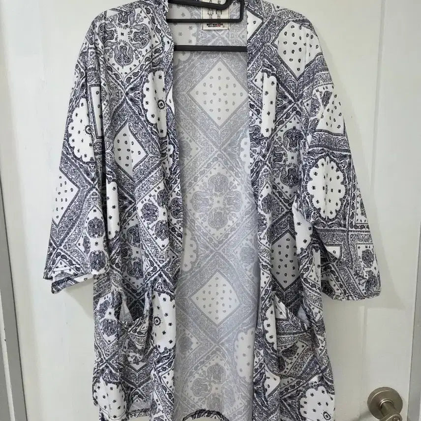 [BUNJANG] Paisley Pattern Open Cardigan / 페이즐리 패턴 오픈형 가디건 프리사이즈 남성셔츠