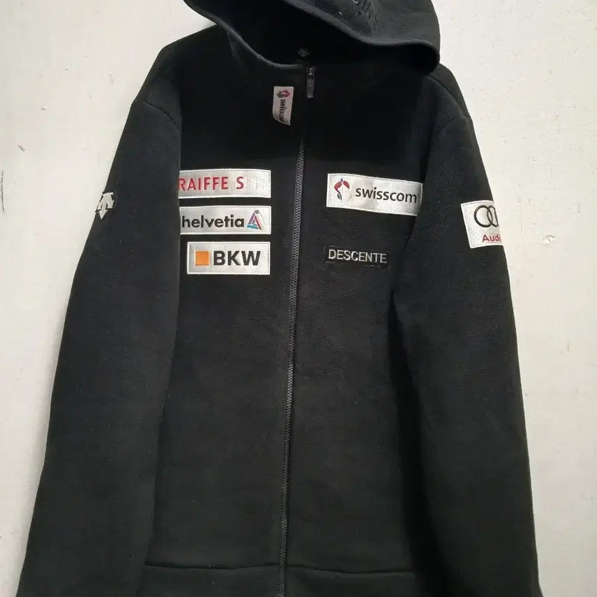 [BUNJANG] Descente Audi Swiss Ski Team Fleece Jacket Jumper Size 110 / (인기굿)데상트 남성 아우디 스키복 스위스팀 플리스 후리스 자켓 점퍼 사이즈 110