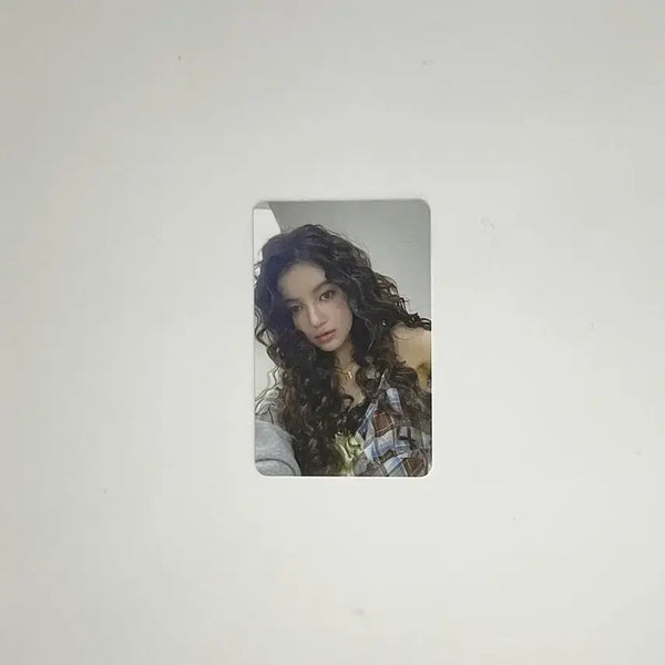 [BUNJANG] NewJeans Danielle SUPER NATURAL Photocard / 뉴진스 다니엘 슈퍼내추럴 포토카드 NJ DANIELLE SUPER NATURAL PHOTOCARD_1