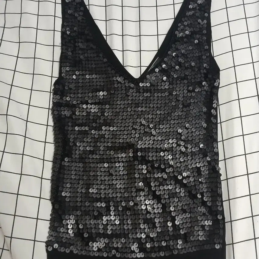 [BUNJANG] Mango Sequin Sleeveless Top / 스팽글디자인 슬리브리스