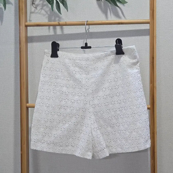 [BUNJANG] White Embroidered Shorts / 고급스러운 불망자수 반바지