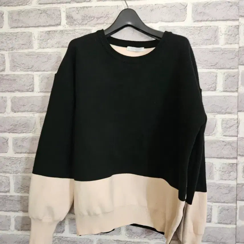 [BUNJANG] Mazia Look Colorblock Knit / Mazia look 블랙배색 니트/알뜰한여우