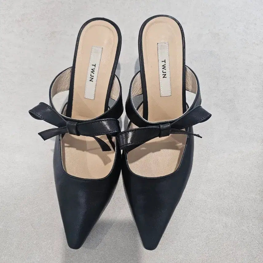 [BUNJANG] Twin Black Ribbon Point Mules - Size 240 / 트윈 블랙 리본 포인트 뮬   240