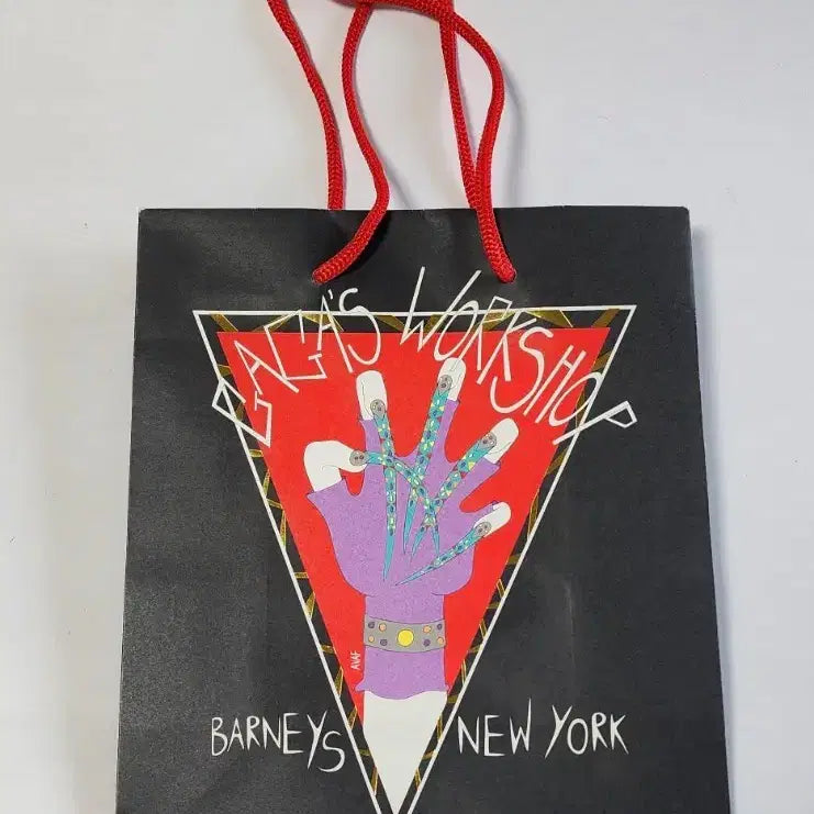 [BUNJANG] Lady Gaga x Barneys New York 2011 Gaga's Workshop Shopping Bag / [희귀/한정판] 2011 바니스 뉴욕과 레이디 가가의 워크숍 쇼핑백