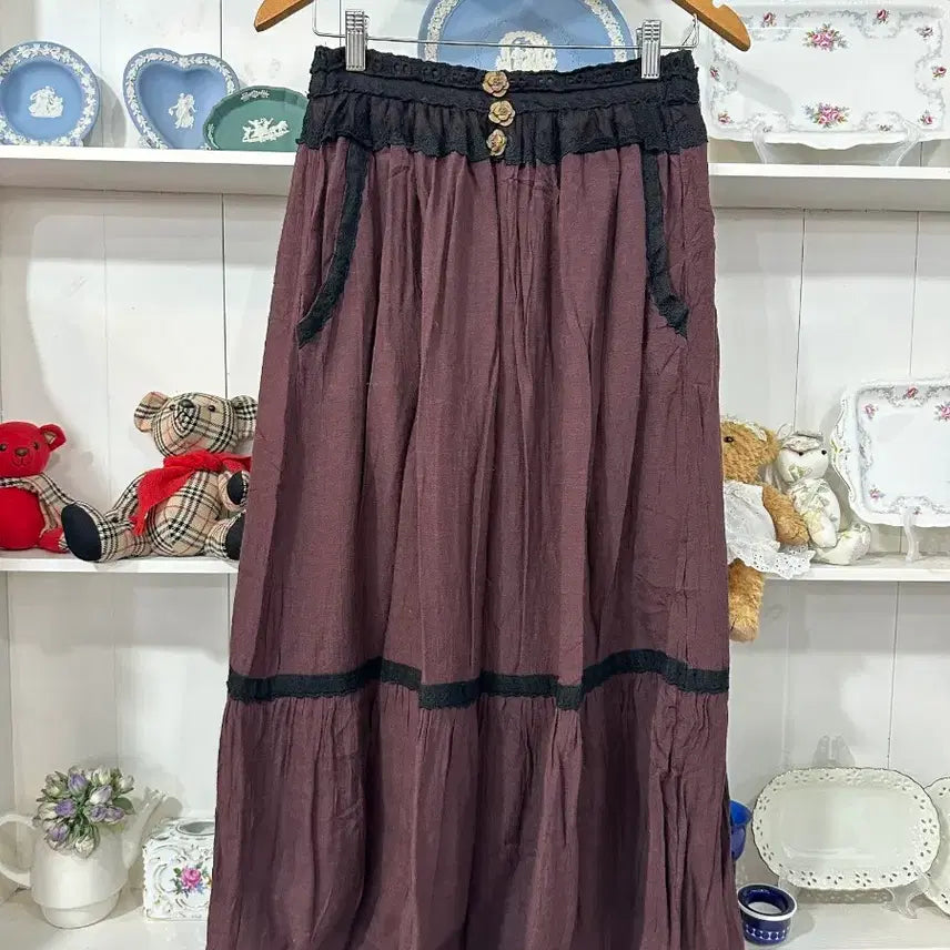 [BUNJANG] Petite Flute Lace Trimmed Long Skirt / 레이스 배색 롱 스커트