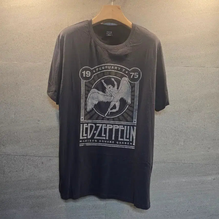 [BUNJANG] Led Zeppelin 1975 Madison Square Garden T-Shirt / Led Zeppelin 1975 매디슨 스퀘어 가든. 반팔 티셔츠