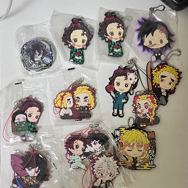 [BUNJANG] Demon Slayer Rubber Strap & Can Badge Bundle Set / 귀멸의 칼날 러버스트랩,캔뱃지 일괄