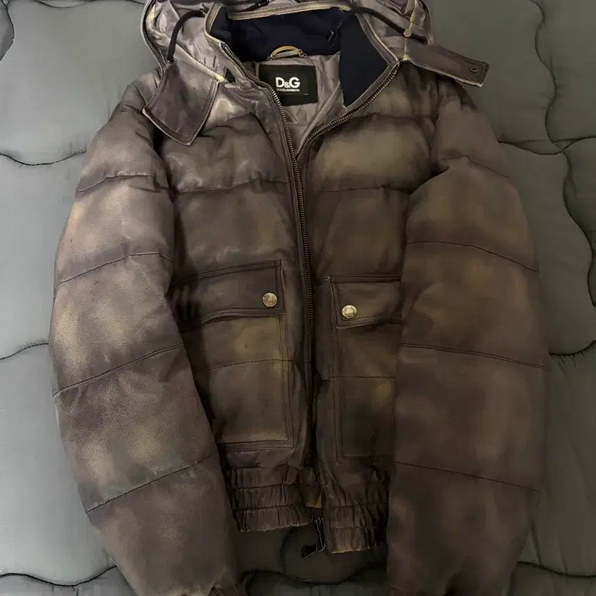 [BUNJANG] Dolce & Gabbana Washed Leather Padded Jacket / 돌체앤가바나 워싱 레더 패딩 50