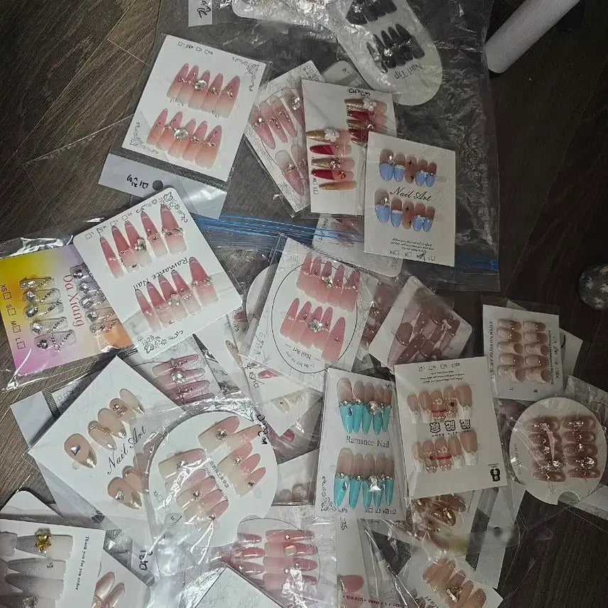 [BUNJANG] 30pc Random Design Nail Tips Set (Medium) / 네일팁 30개(랜덤)