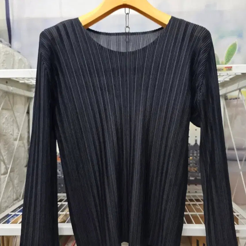 [BUNJANG] Pleats Please Issey Miyake Long Sleeve Round Neck Top / 플리츠플리즈 이세이미야케 롱 슬리브 탑 슬림66 블랙 9부소매 라운드 탑 WN20