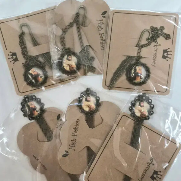 [BUNJANG] Antique Bookmark with Jesus Pendant, Feather, and Cross Charm / 엔틱책갈피
