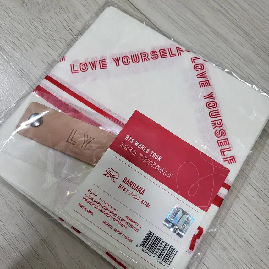 [BUNJANG] BTS LOVE YOURSELF Bandana (Sealed) / 방탄소년단(BTS) LOVE YOURSELF 반다나(미개봉 새제품)