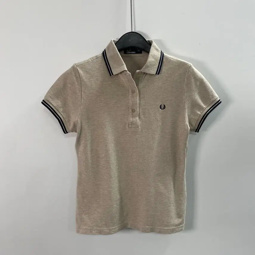 [BUNJANG] Fred Perry Women's Beige Short-Sleeve Polo Shirt / 프레디페리 우먼스 베이지 반팔 카라티 (on.1498)